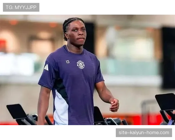 曼联防线失误频现引发争议，稳定性问题已对关键战表现形成影响